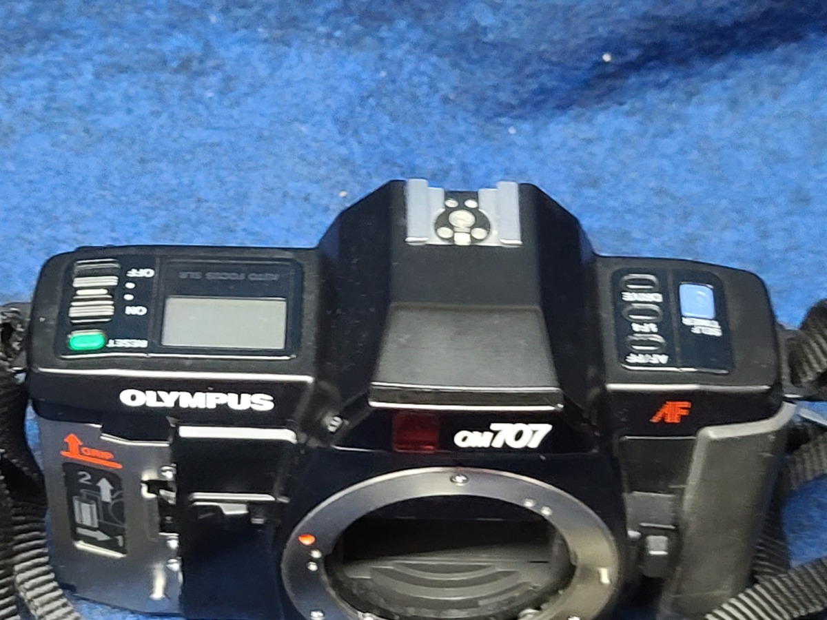 OLYMPUS フィルムカメラ OM707　SIGMA ZOOM AF　レンズ２個　ケース付（3954）_画像6