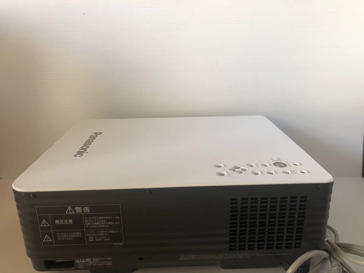 PANASONIC プロジェクター TH-D3500 3500ルーメン ランプ使用628 PANASONIC プロジェクター TH-D3500 3500ルーメン ランプ使用628