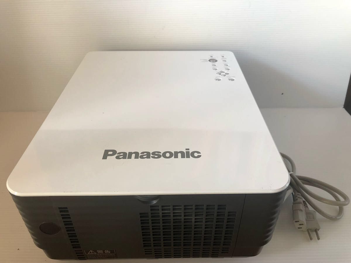 PANASONIC プロジェクター TH-D3500 3500ルーメン ランプ使用628 PANASONIC プロジェクター TH-D3500 3500ルーメン ランプ使用628