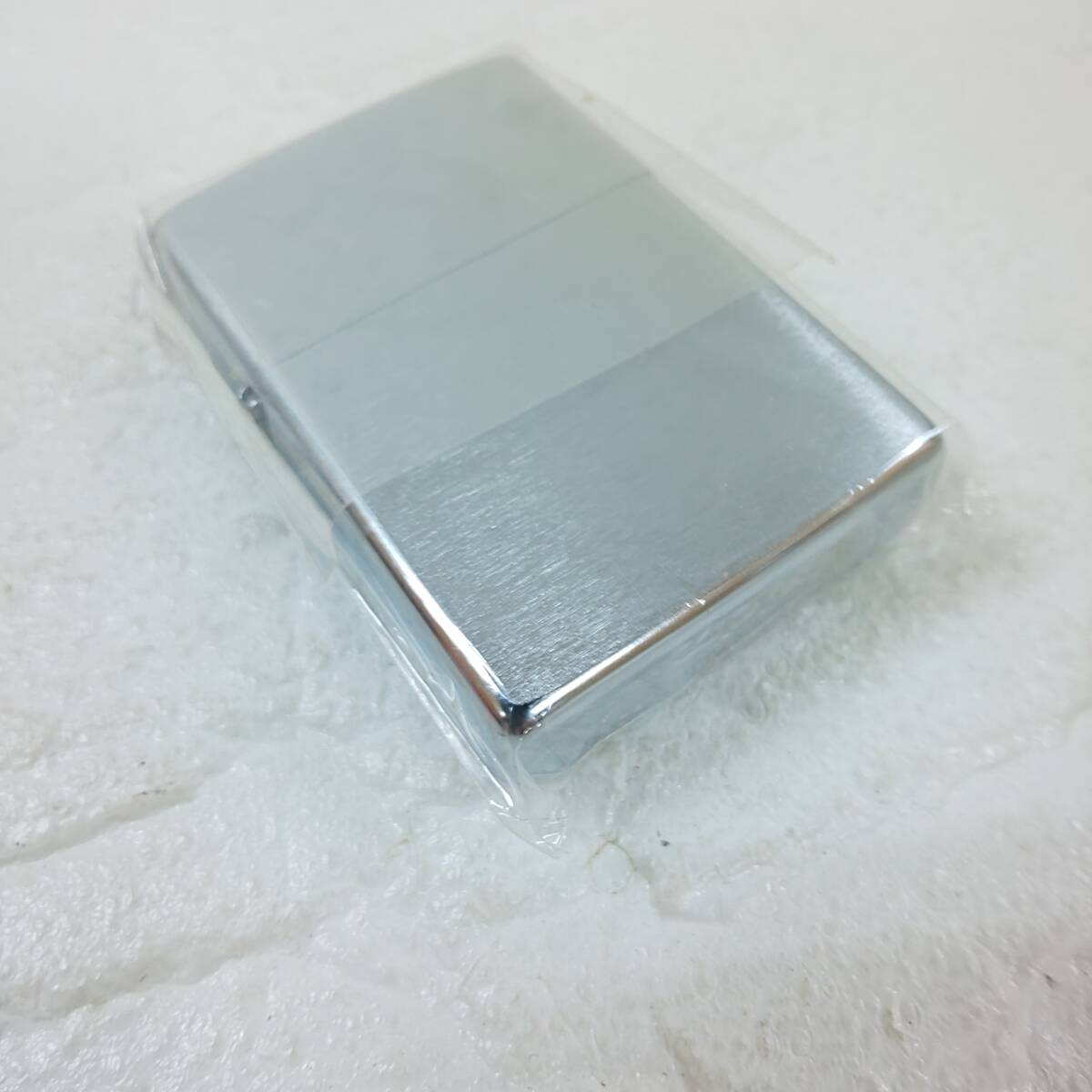 ◎未使用/保管品◎ジッポー ZIPPO プレーン/無地 ブラッシュド加工 携帯灰皿付き 1999年アメリカ製 ジッポ 即発送の画像2