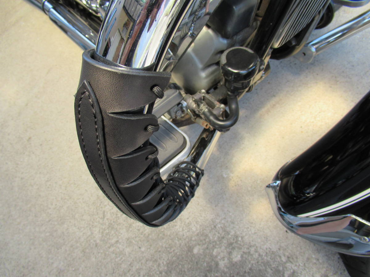 栃木レザー製　サドルレザー　ブラック（黒糸）　エンジンガードカバー（左右セット）　ハーレー　アメリカン　バイク_画像5
