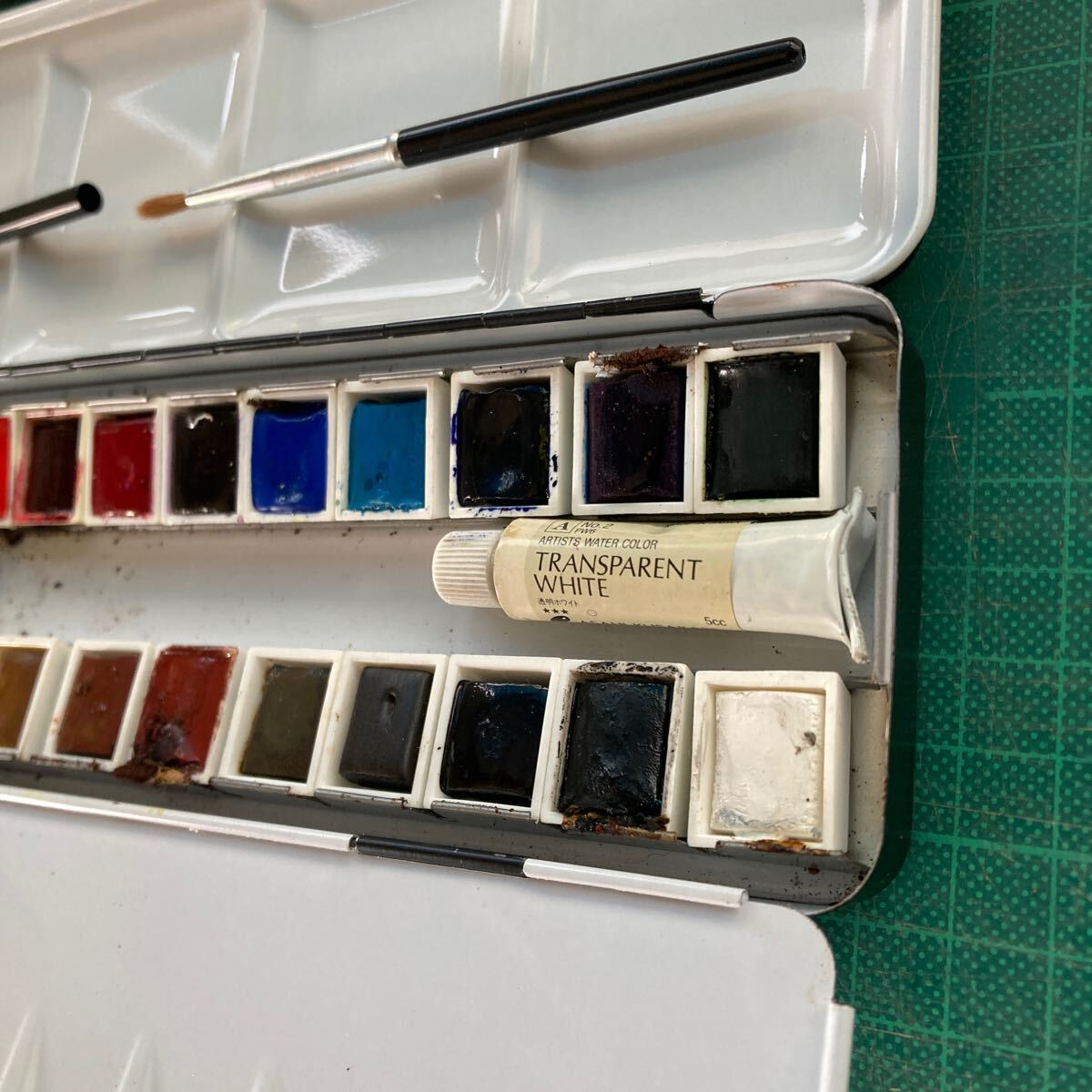 残量多い winsor&newton ウィンザー&ニュートン AQUARELLES EXTRA-FINES 24色 水彩絵の具 長期保管品_画像4