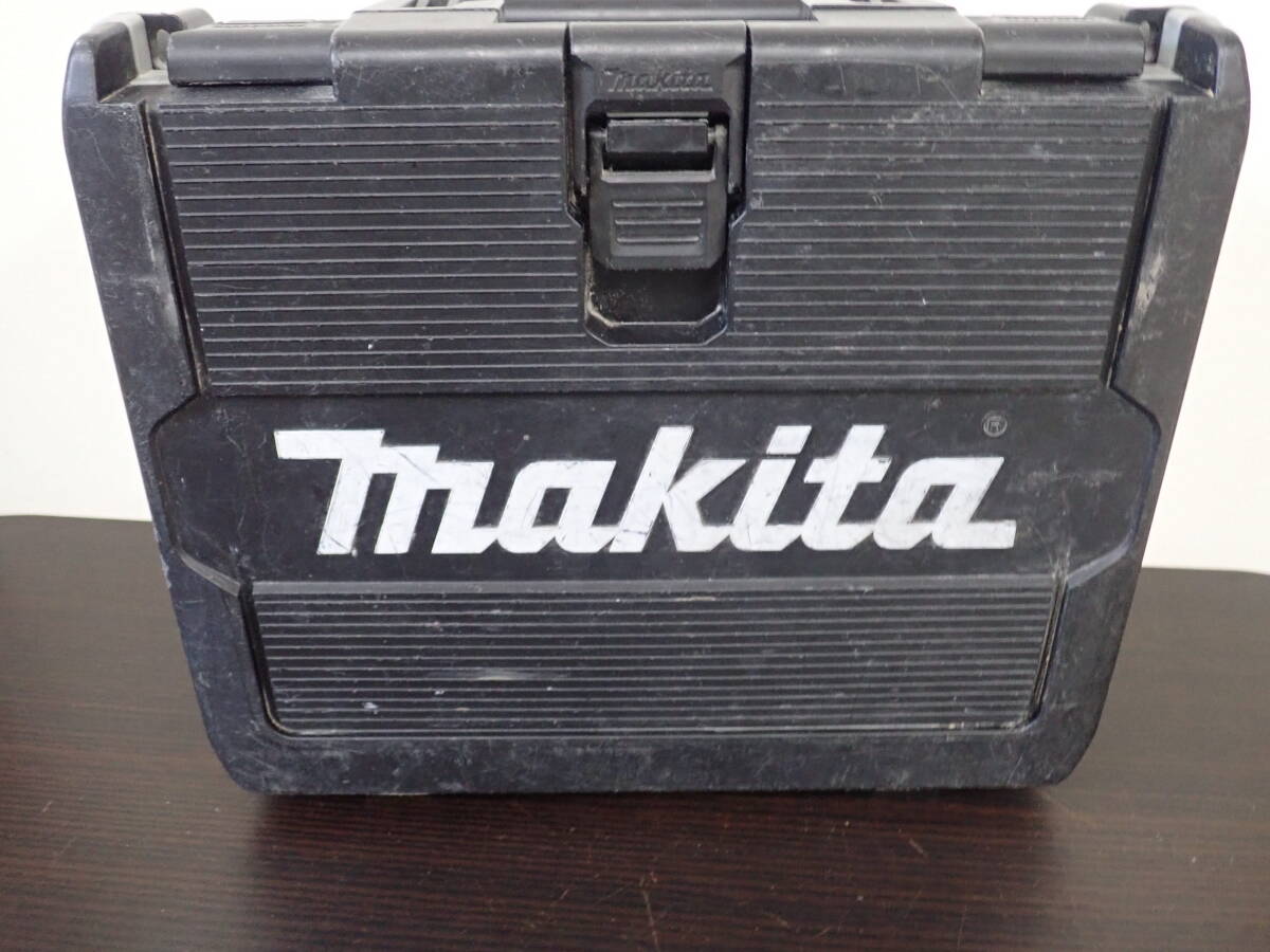makita マキタ 充電式インパクトドライバ TD171D ホワイト バッテリー BL1860B 2個 通電確認済み 充電器 ケース付き 激安１円スタート_画像2