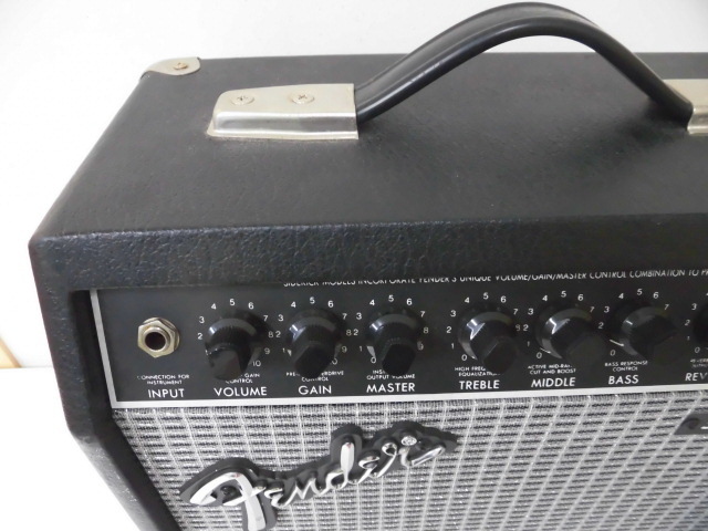 Fender Sidekick 15RX フェンダー ギター アンプ 通電確認のみ ジャンク扱い 激安1円スタート_画像2