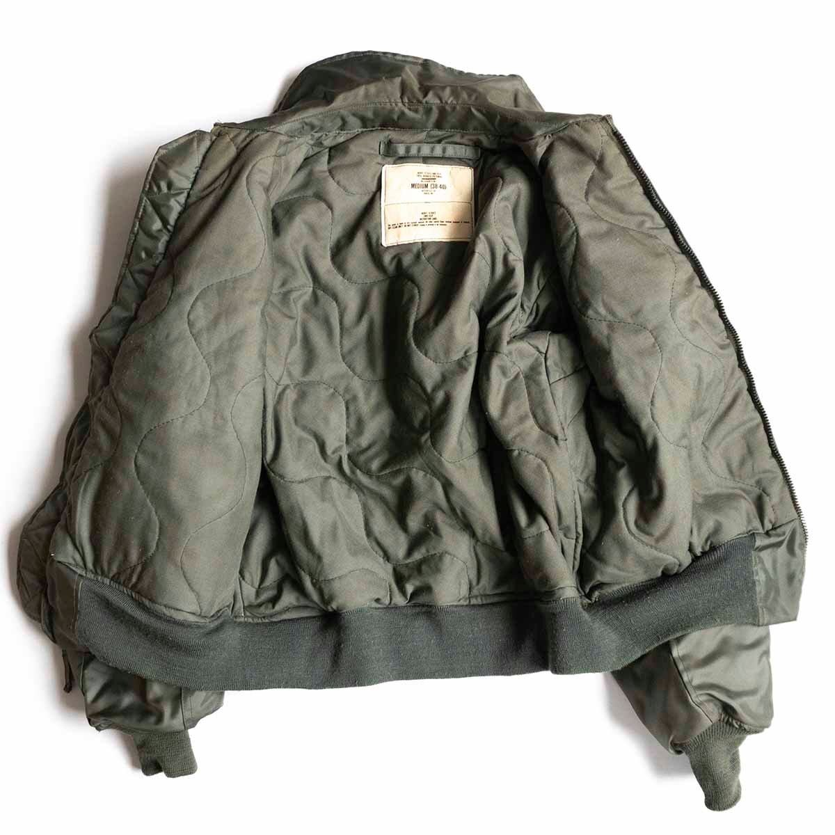 【雰囲気抜群】US ARMY USAF【CWU-45/P】 M フライトジャケット ミリタリー ワッペン 米軍 古着 2403620_画像3