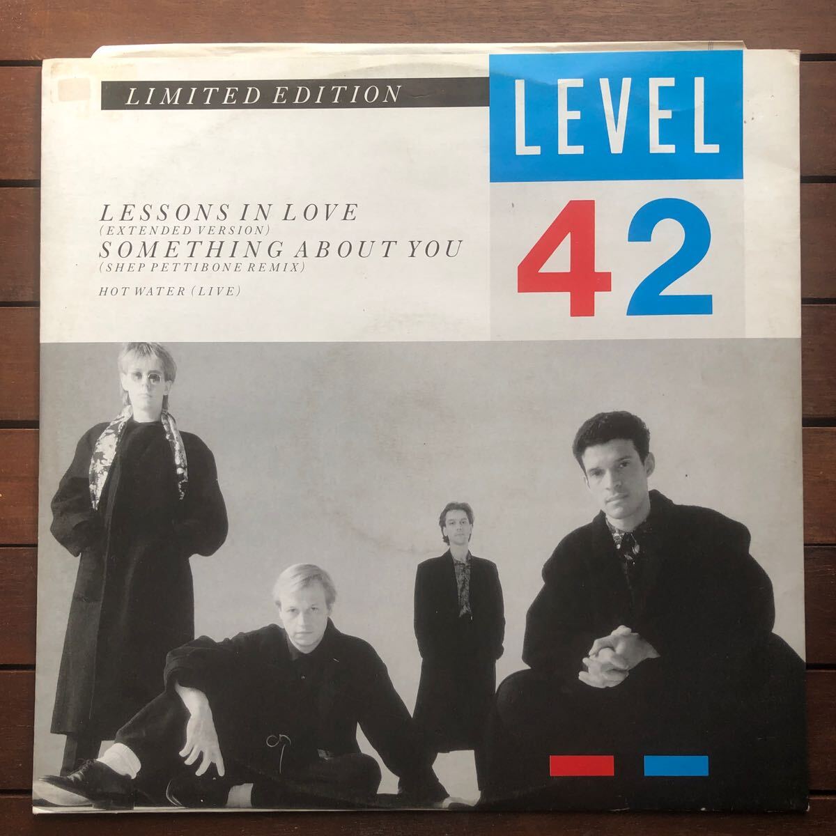 【r&b】Level 42 / Lessons In Love［12inch］オリジナル盤《O-235》_画像1