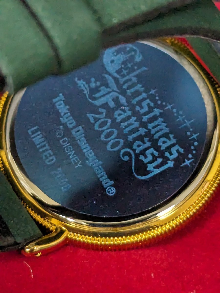  unused DISNEYLAND 2000 limitation watch CHRISTMAS FANTASY Mickey & minnie wristwatch TDL badge attaching 