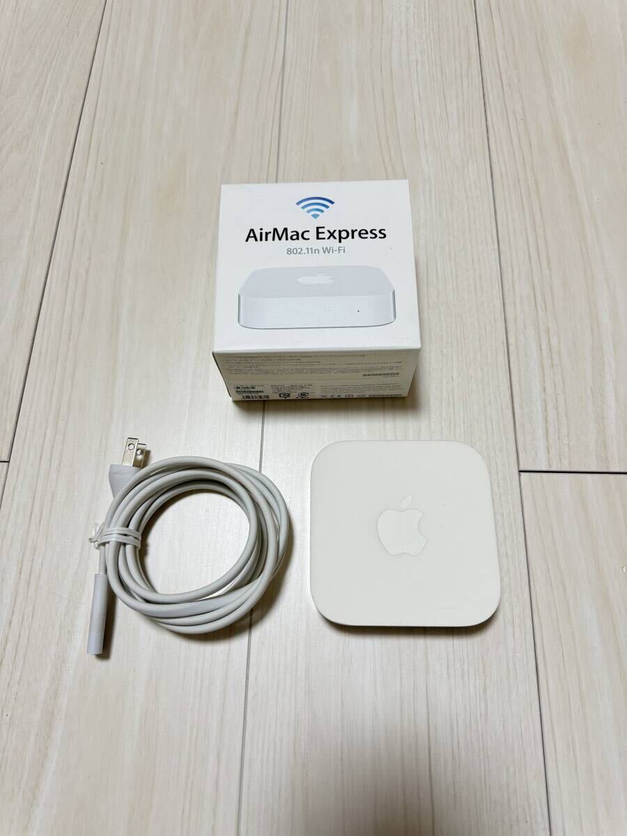 通電確認済み Apple AirMac Express Base Station A1392 MC414J/A 付属品 あり パーツ 取り 部品 wifi 無線 Lan ルーターの画像1