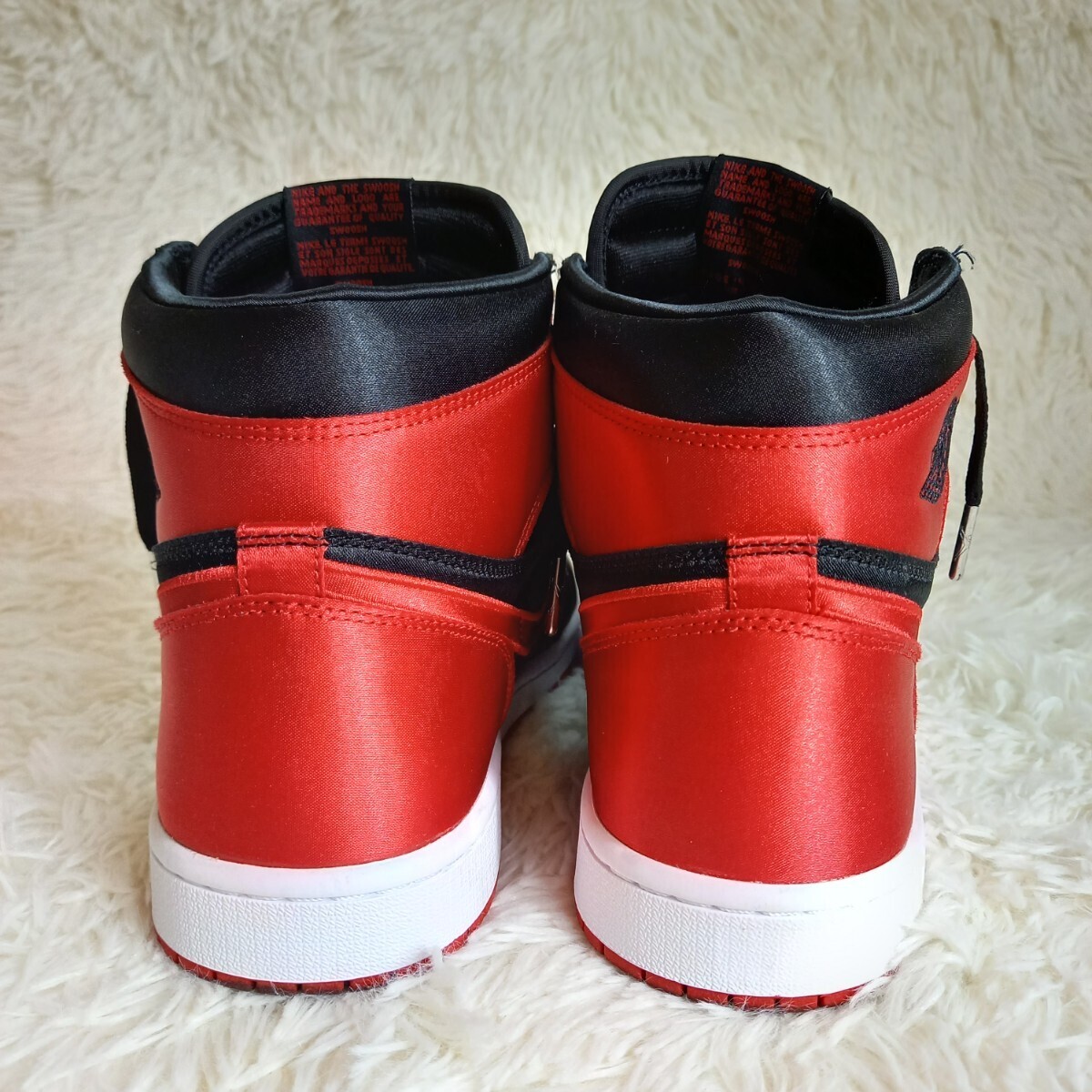 1円～【着用1回■28.5cm】NIKE ナイキ AIR JORDAN1 エアジョーダン1 HI OG RETRO サテンブレッド スニーカー 赤 黒 2023モデル バッグ付きの画像3