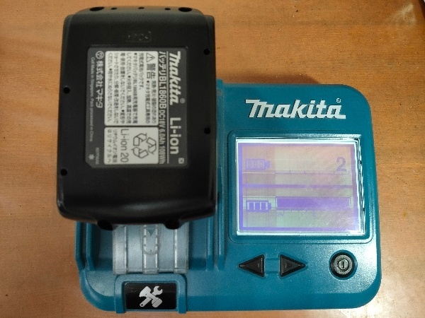 マキタ(makita) 充電式インパクトレンチ 18V バッテリ・充電器 TW300DRGX 12.7mm角 トルク300Nm 動作確認済みです_画像8