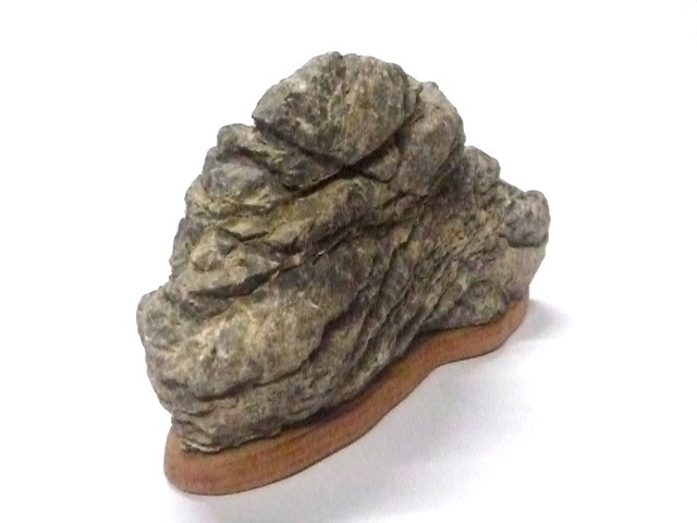 伊勢市高麗広の五十鈴川渓流産、圧砕気味のジャグレに富む「准白鎧石の小形の遠山石」の画像2