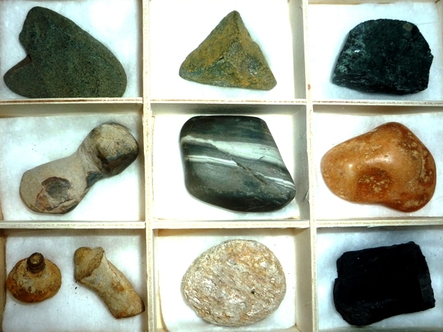 手作りのミニ標本「伊勢志摩地方産出の珍しい石」（奇石・珍石等９種類、最終製作標本）の画像2