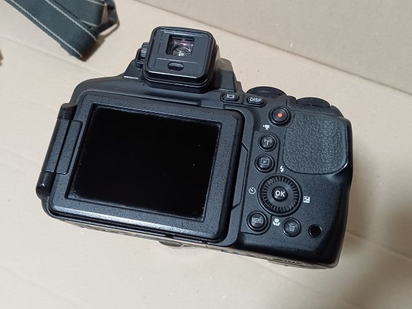 Nikon COOLPIX P900 operation does, but exterior with defect 