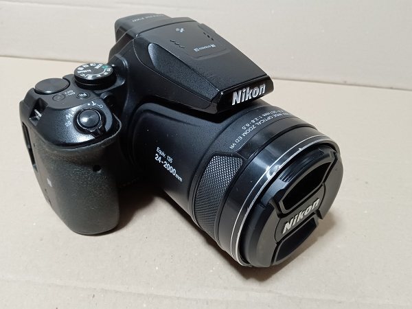 Nikon COOLPIX P900 operation does, but exterior with defect 