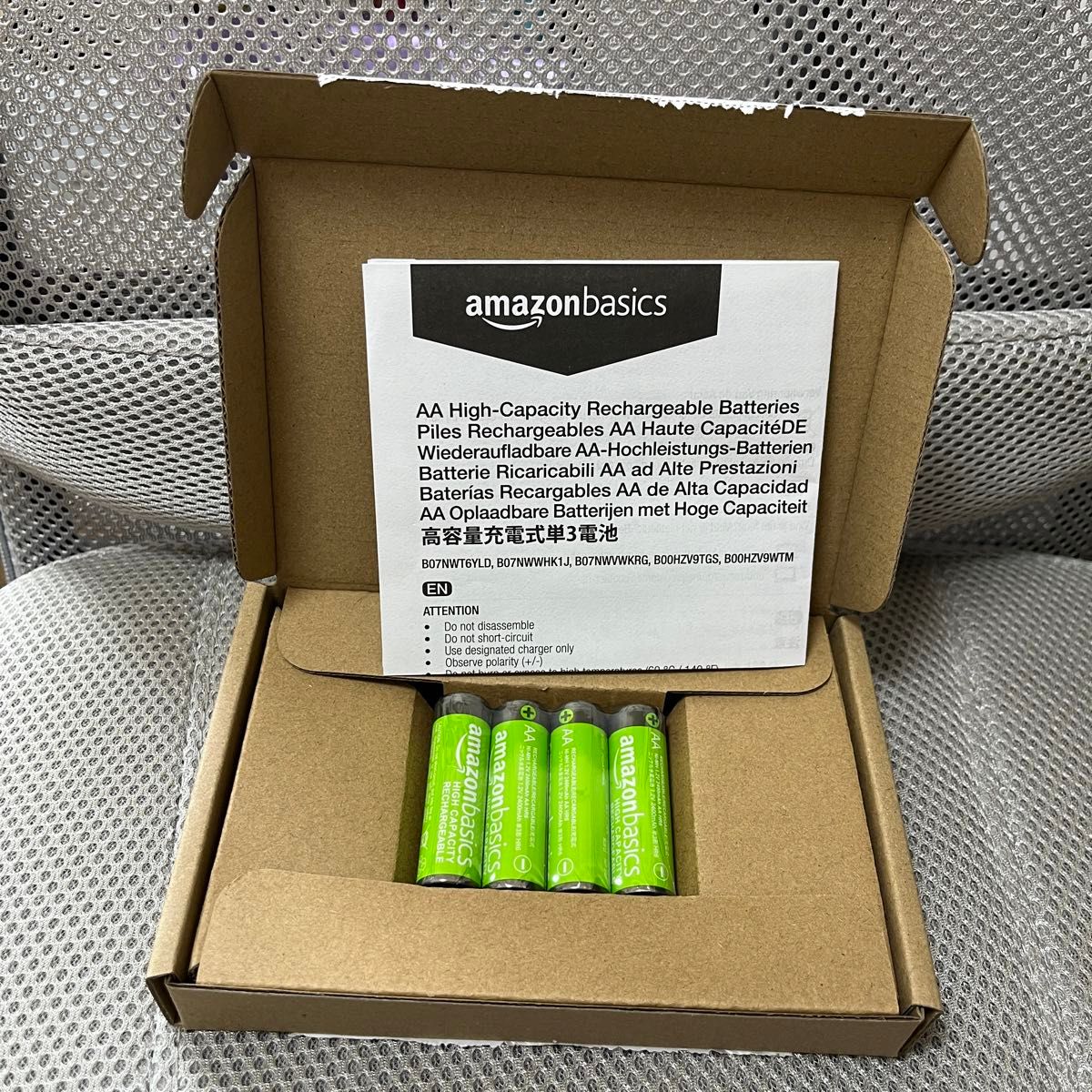 【新品】Amazonベーシック 充電池 充電式ニッケル水素電池 単3形4個セット 最小容量2400mAh 約500回使用可能