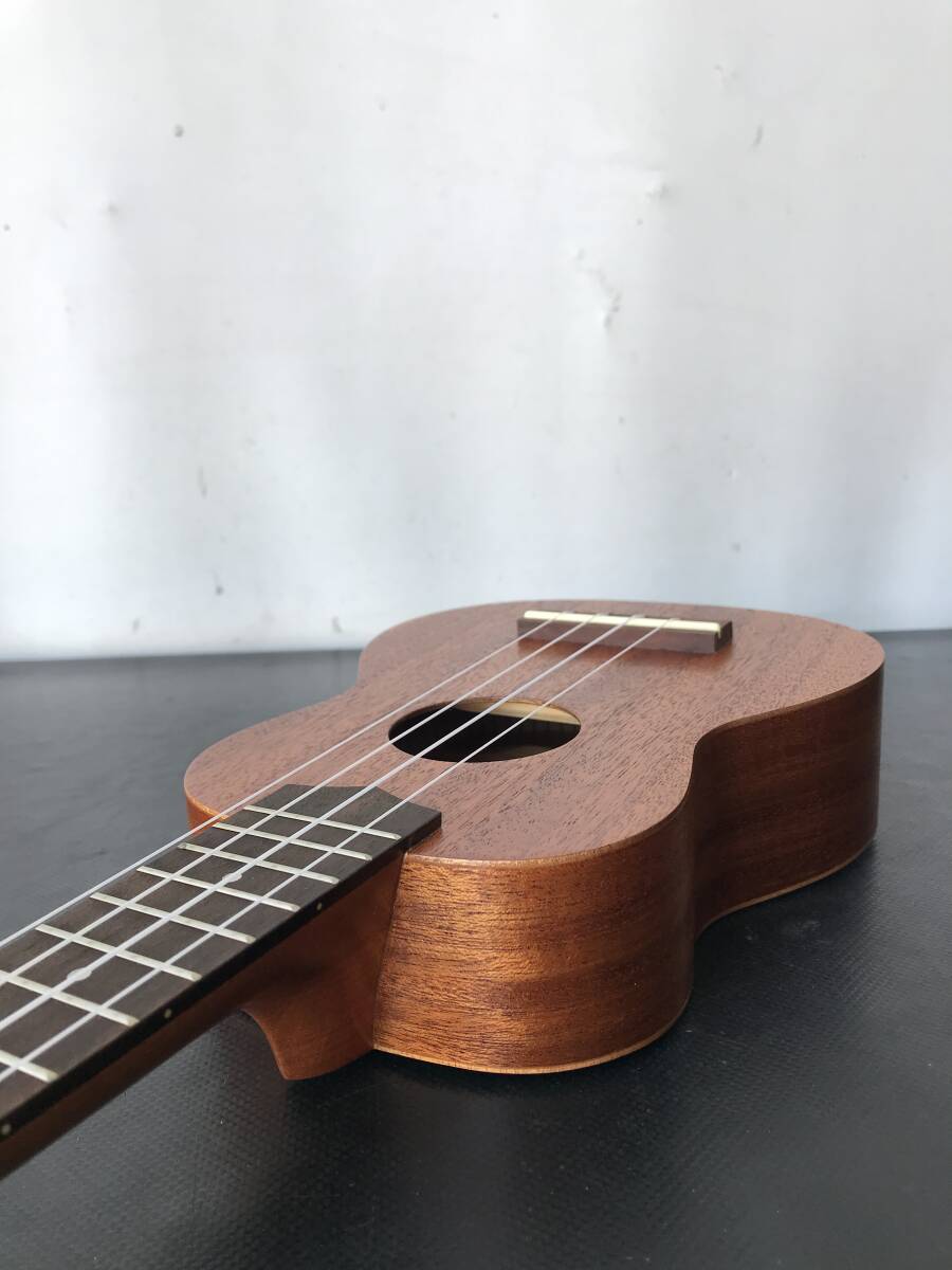 A10293○Elvis エルビス UKULELE ウクレレ ELVIS U1008 チューニング AERA クリップデジタルチューナー 中古 ケース付【保証あり】240405_画像8