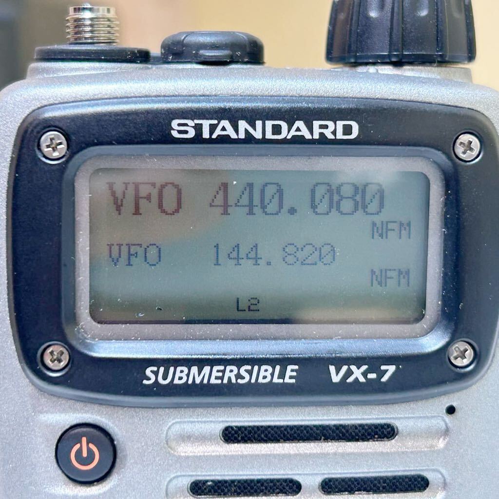 #D30B STANDARD VX-7 стандартный Triple частота портативный приемопередатчик рация электризация подтверждено оригинальная коробка инструкция по эксплуатации адаптор имеется 