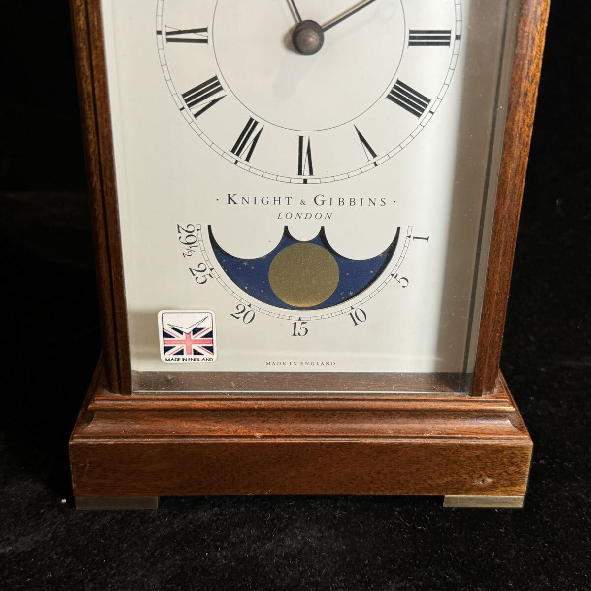 KNIGHT&GIBBINS LONDON 置時計 木製 面取りガラス クオーツ Made in England アンティーク ヴィンテージ 置き時計 ムーンフェイズ_画像7