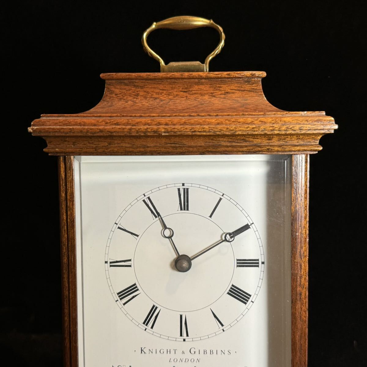KNIGHT&GIBBINS LONDON 置時計 木製 面取りガラス クオーツ Made in England アンティーク ヴィンテージ 置き時計 ムーンフェイズ_画像6