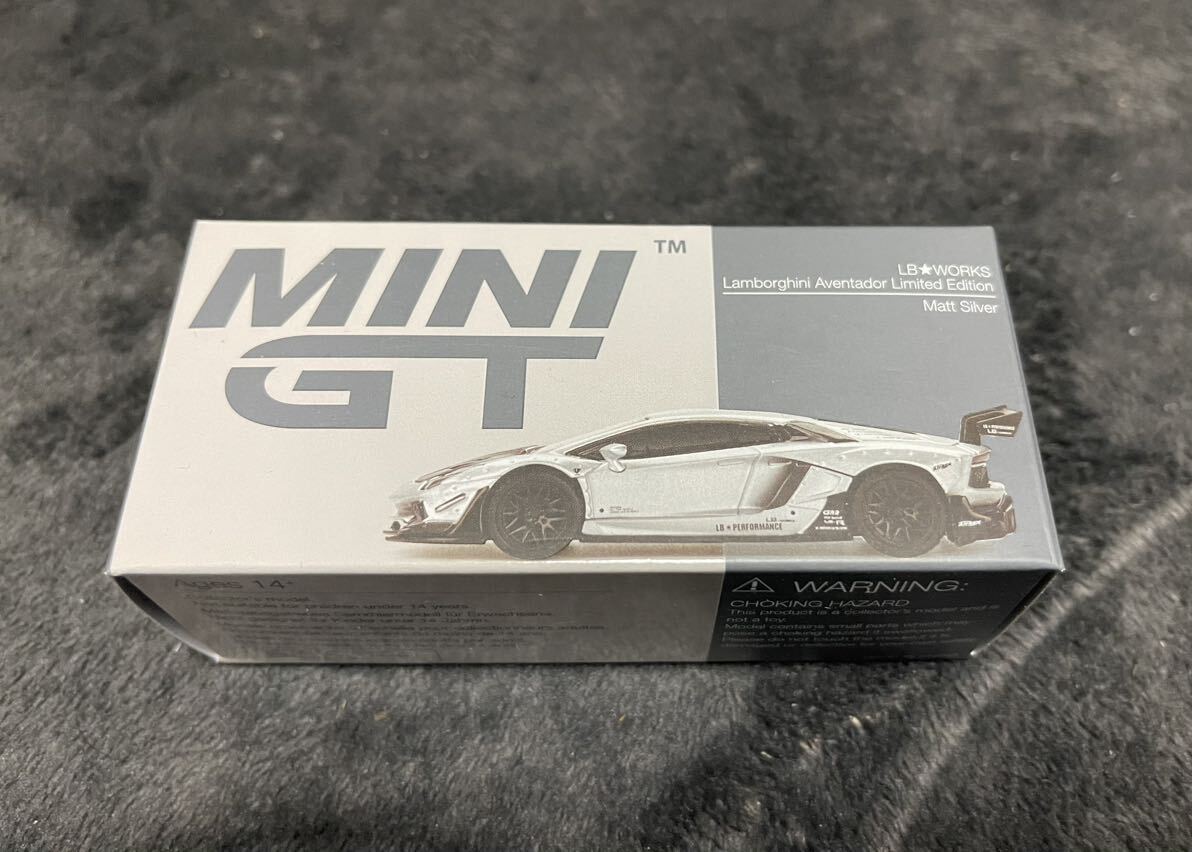 MINI GT リバティーウォーク ランボルギーニ アヴェンタドール Matt Silver LHDの画像2