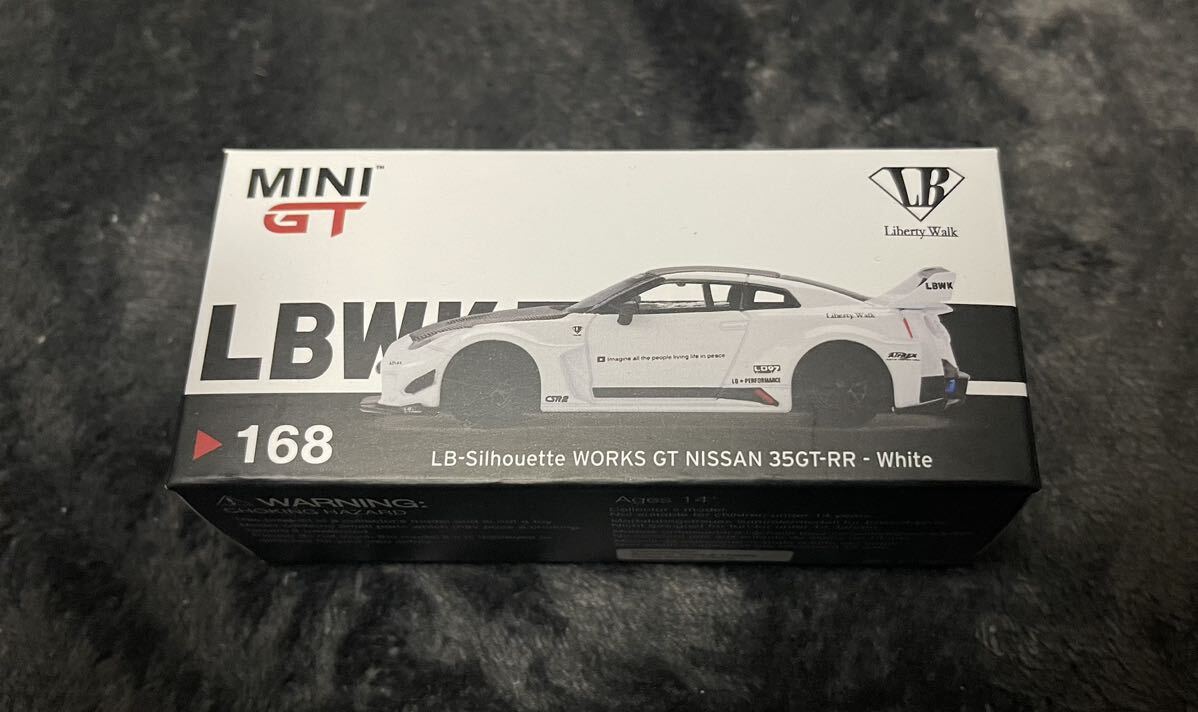 MINI GT リバティーウォーク R35 White LHDの画像2