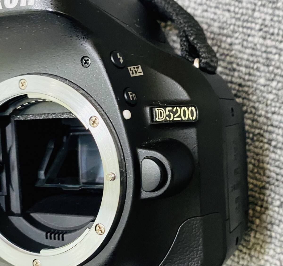 【BEF 4775】1円スタート Nikon ニコン デジタルカメラ 一眼レフ D5200 ブラック ボディ レンズ 3点 カメラ 現状品_画像2
