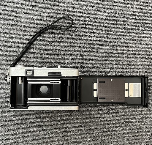 【JBI 5150】 1円〜 OLYMPUS TRIP35 オリンパス トリップ フィルムカメラ olympus D.zuiko 1:2.8 f=40mm 保管品 中古 ジャンク 現状品の画像8