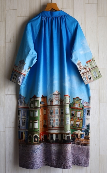 丸襟ギャザーワンピース ポケット付き 青空とヨーロッパの街並み ブルー 大きいサイズ ハンドメイドの画像5