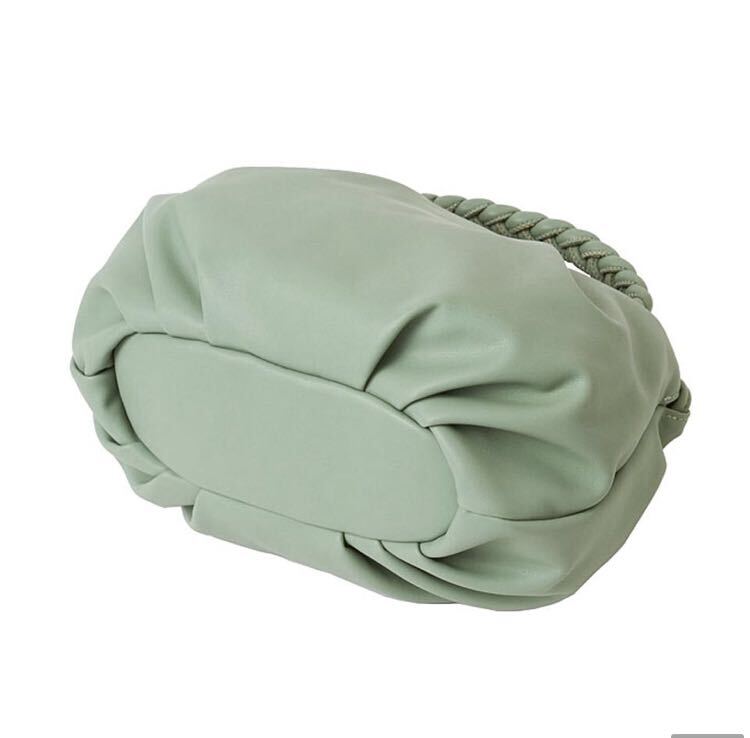 未使用　ダイアナ　ハンドバッグ 可愛い　くすみカラー　グリーン　編みハンドル　巾着バッグ　鞄_画像4