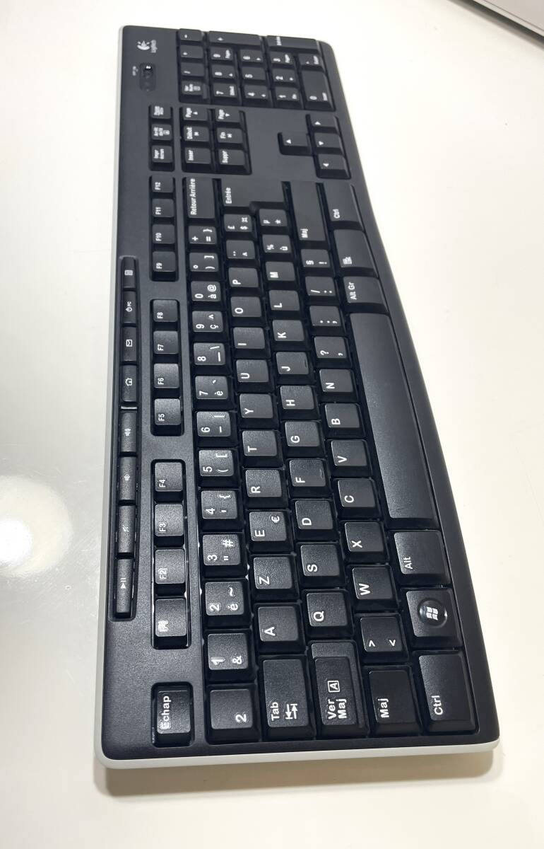  即決 珍しい フランス語キーボード Logitech K270 ワイヤレスキーボード 動作確認済 French keyboard ロジテック_画像3