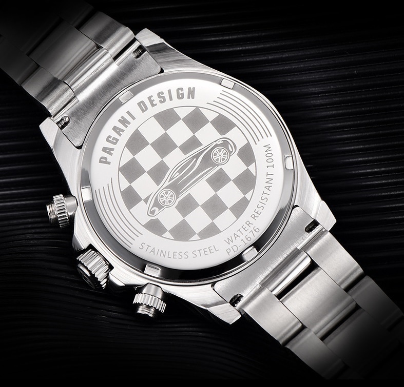 デイトナポールニューマンの様な黒文字盤の腕時計