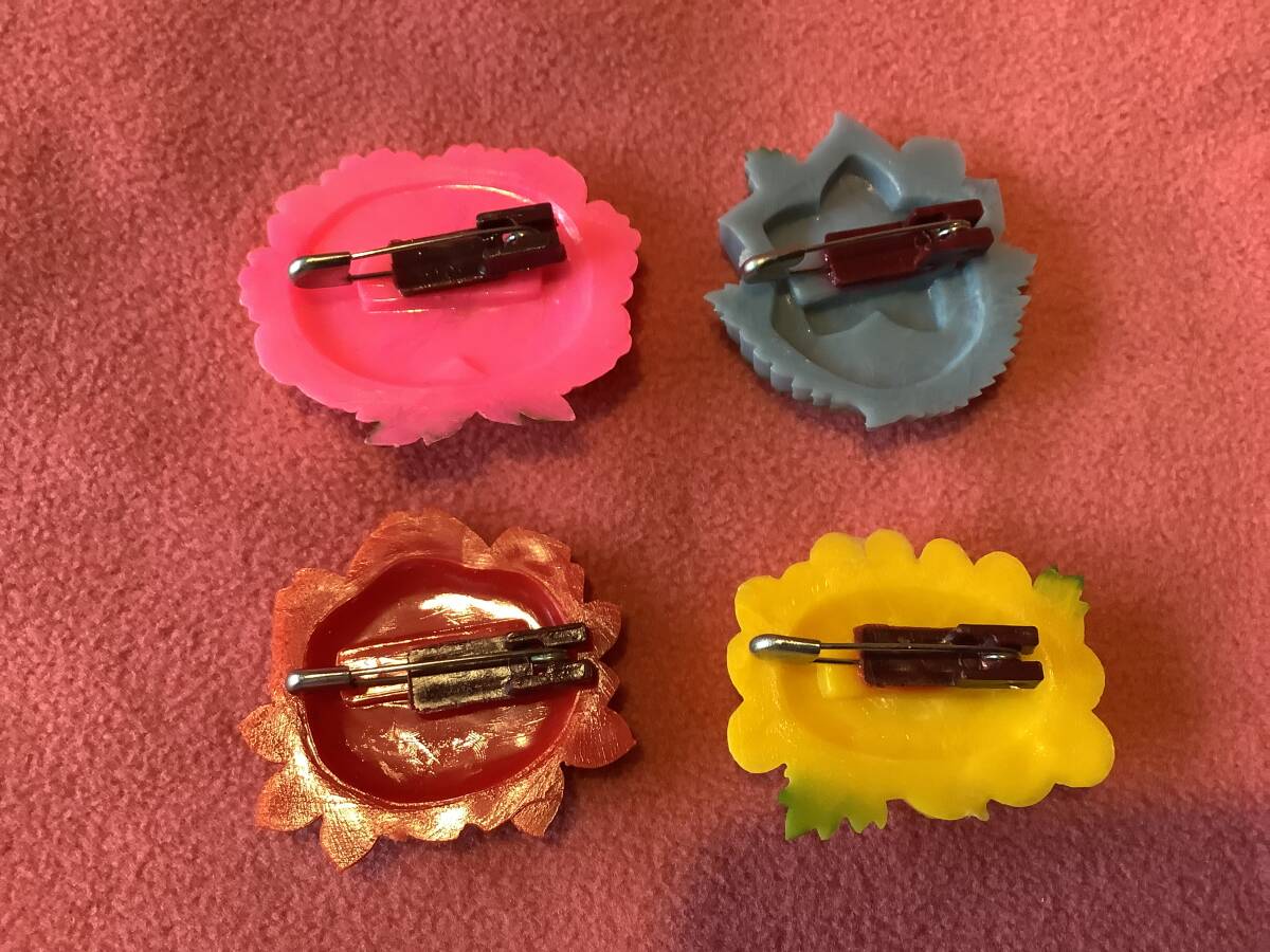 昭和レトロ 駄菓子屋おもちゃ お花のブローチ4個セット プラスチックの画像4