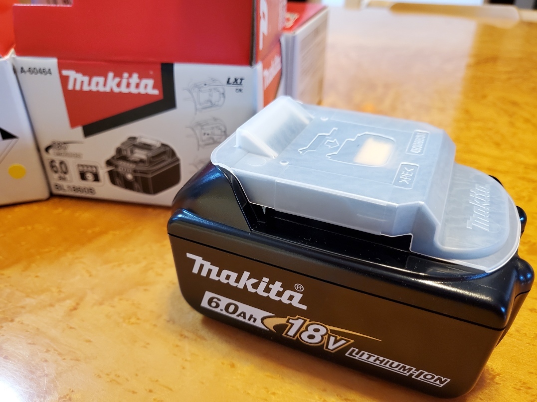 新品未使用◆makita(マキタ)純正 リチウムイオンバッテリー8個セット BL1860B残量表示 18V 6.0Ah 箱付き①の画像2