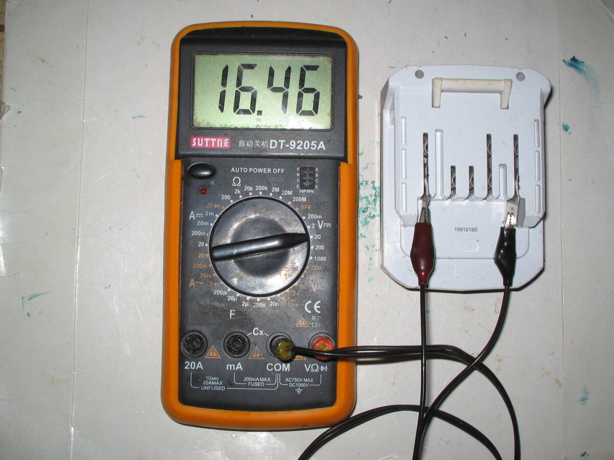 マキタBL1413G　Li-ion電池（中古、充電ＯＫ）14.4V/1.3Ah 使用充電器はDC18SGです。_テスターは付属しません。