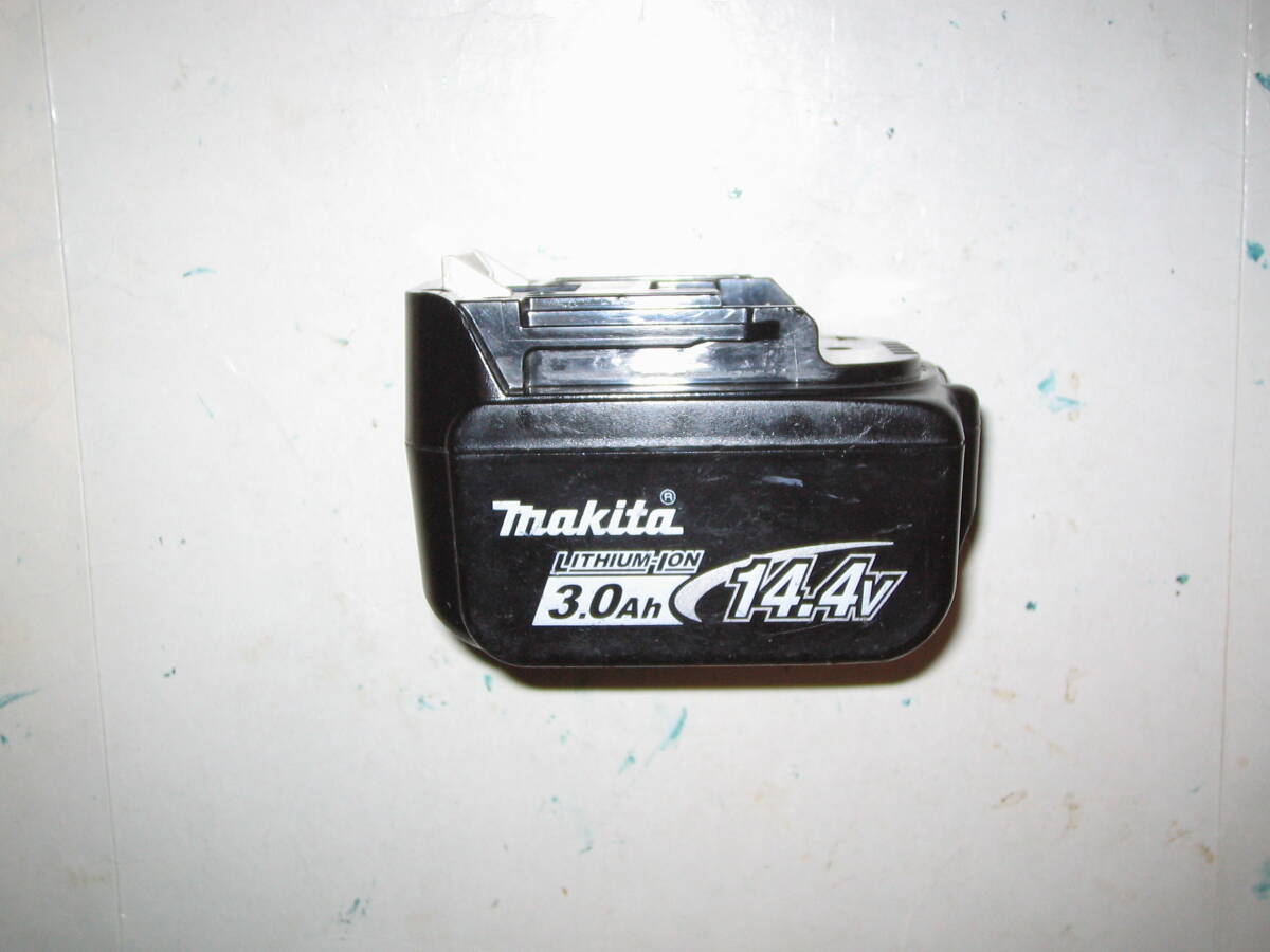 マキタBL1430B　Li-ion電池（中古、充電ＯＫ）14.4V/3Ah 残量表示有り。全灯します。_画像1