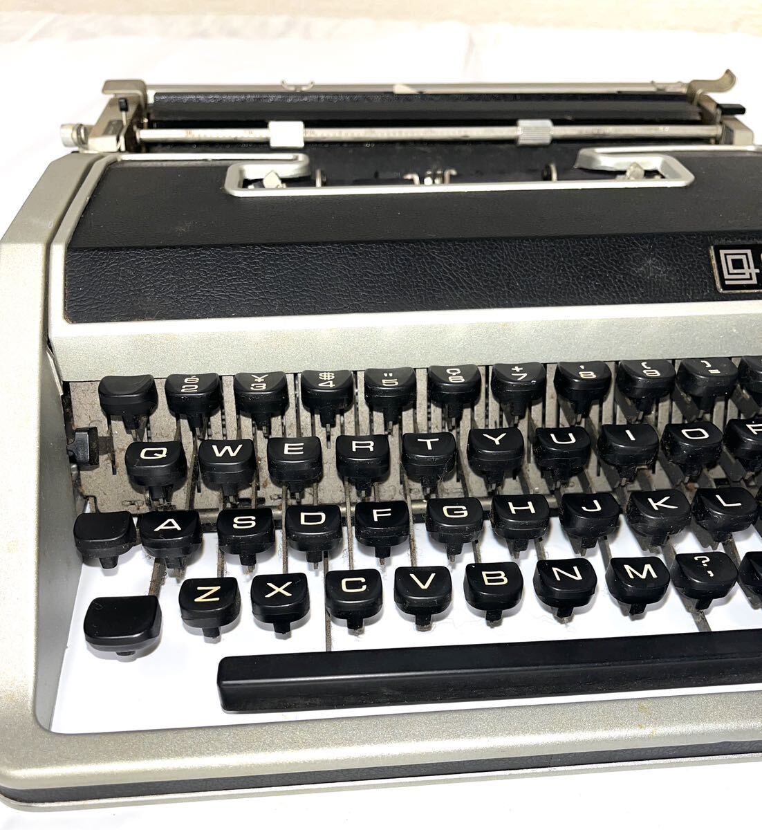 【丹】 タイプライター Olivetti オリベッティ レトロ オリベッティ Lettera DL プレミアム中古タイプライターの画像2