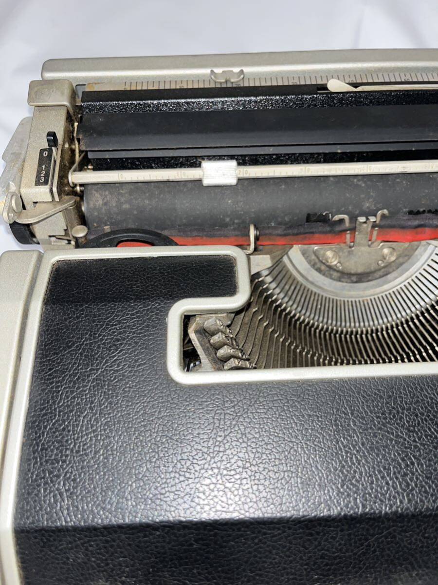 【丹】 タイプライター Olivetti オリベッティ レトロ オリベッティ Lettera DL プレミアム中古タイプライターの画像4