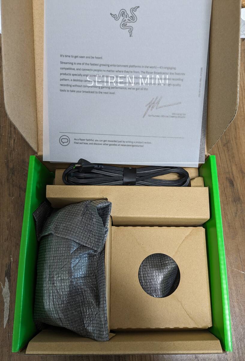 Razer Seiren Mini コンデンサーマイク 超コンパクト設計 ゲーミングマイク USB マイク 配信用 単一指向性 クリアサウンド Blackの画像4