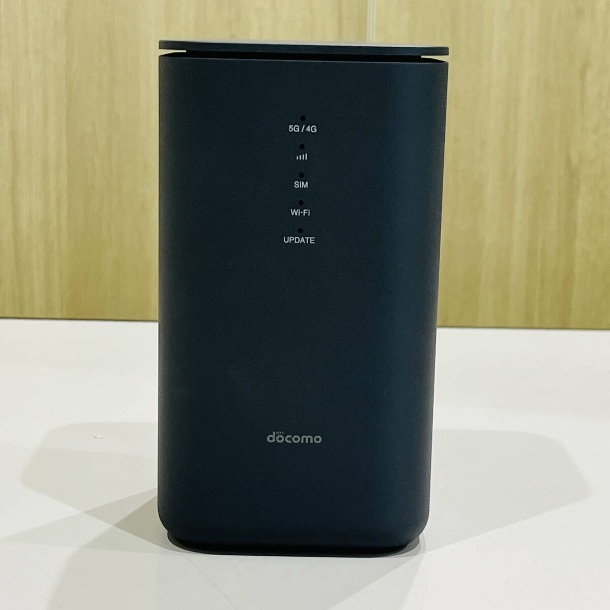 NA6061 動作品 美品 NTTドコモ home5G HR02 モバイルルーター ダークグレイ Wi-Fi ホームルーター 検Kの画像2