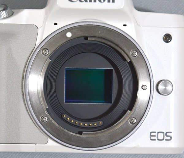 ★元箱付！CANON キャノン EOS Kiss M EF-M 15-45mm IS STM レンズキット ミラーレス デジタル一眼レフカメラ 美品！★の画像5