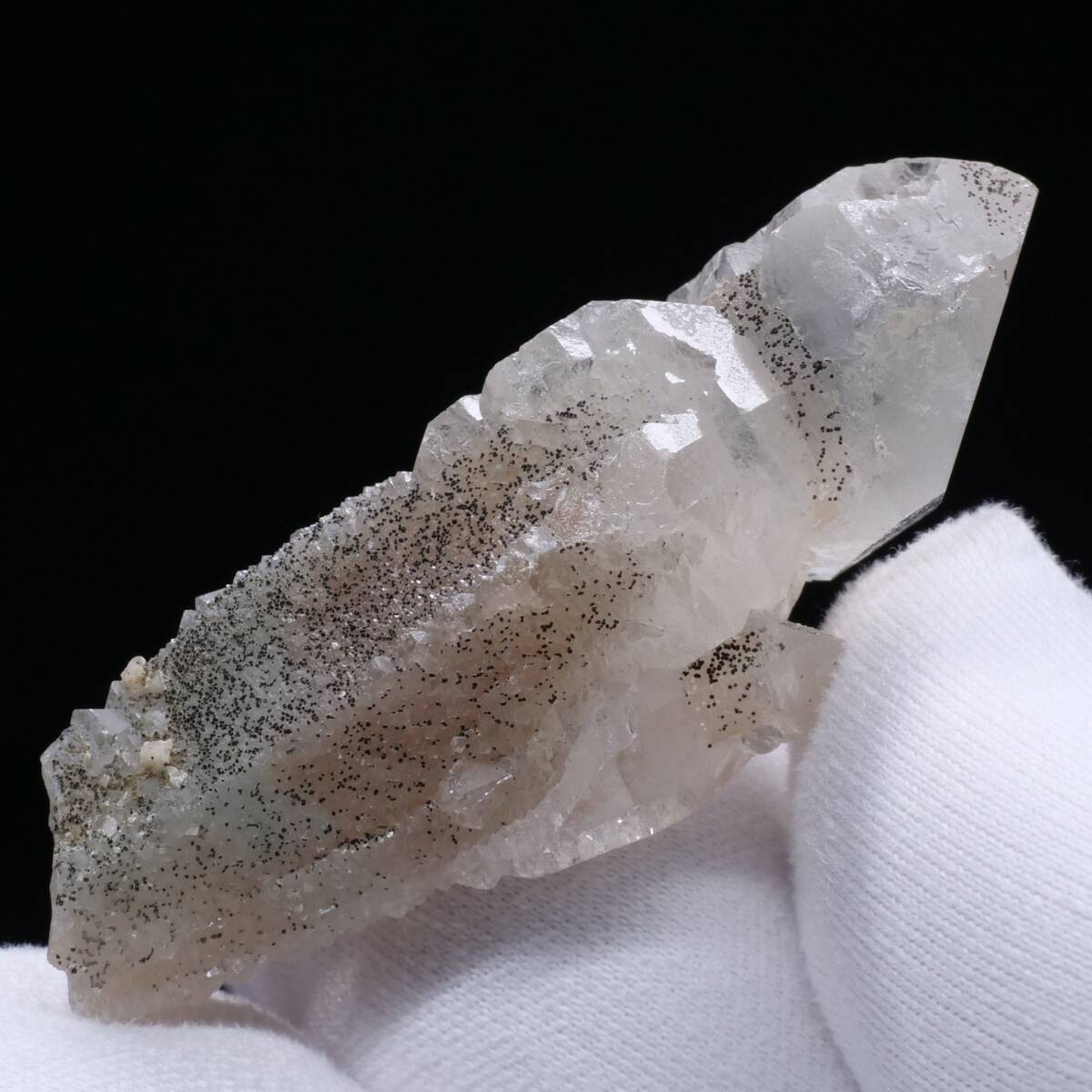 【鉱物 標本 水晶 結晶 原石】中国 内モンゴル クォーツ ポイントの画像3