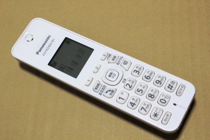 Panasonic パナソニック 電話機 子機 KX-FKD404-W1 子機のみ 電池・充電器なしの画像1