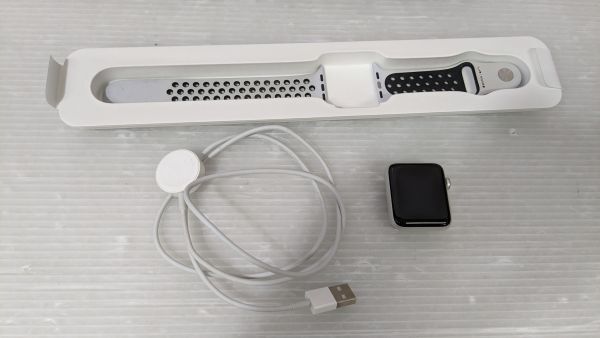 HH308-240410-108【中古】Apple Watch Nike+ Series3 42mm GPSモデル A1859 MQL32J/A シルバー アップル ウォッチ 第3世代 動作OK_画像3