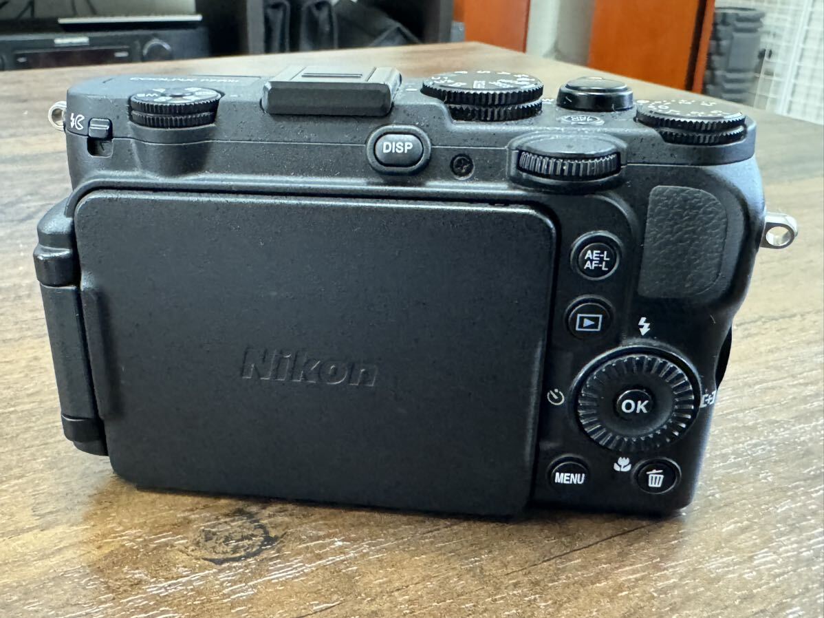 Nikon デジタルカメラ COOLPIX P7700 大口径レンズ バリアングル液晶 美品_画像4
