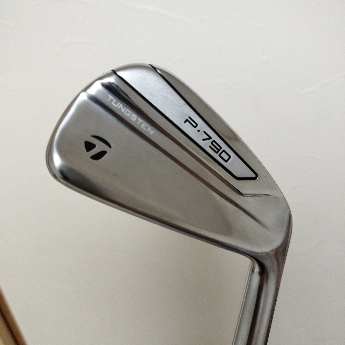 最終価格☆流行りの重量系カーボンシャフト装着!人気の2代目 最終価格☆流行りの重量系カーボンシャフト装着!人気の2代目