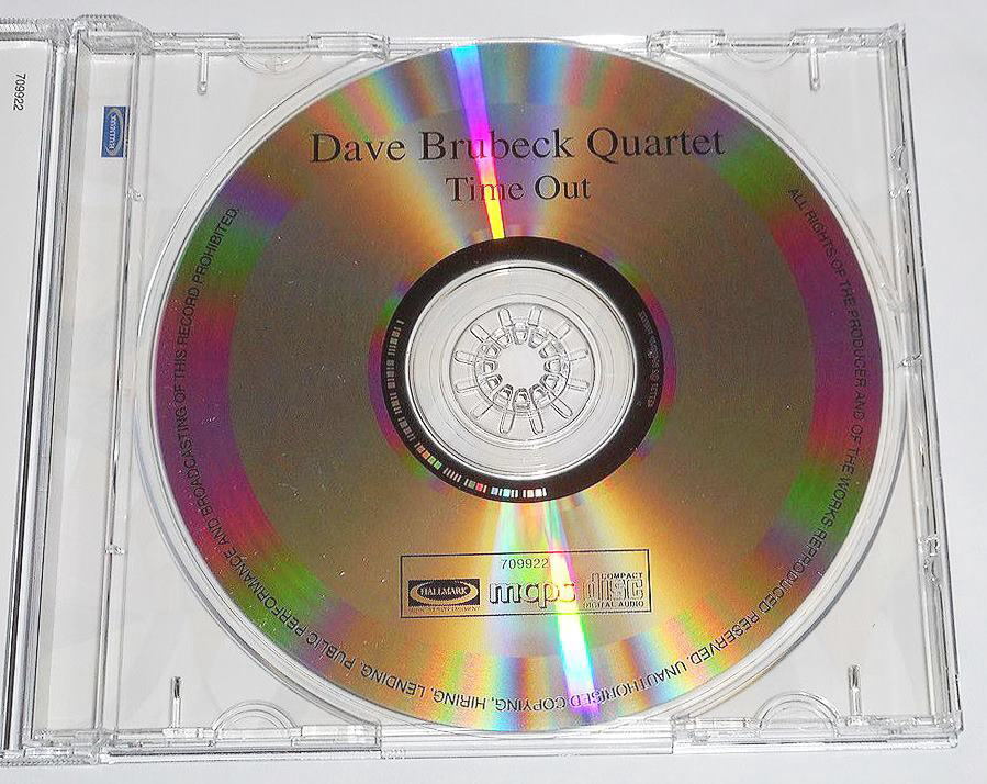 2011年UK再発レーベル廉価版CD『Time Out：The Dave Brubeck Quartet』不思議な変拍子とポップなメロディが見事に調和したジャズの大人気盤_画像3
