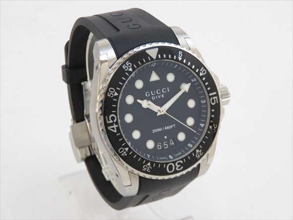 ◆◇GUCCI グッチ DIVE ダイヴ クォーツ メンズ 200M/660FT 136.2 黒文字盤 稼働品 箱付◇◆の画像2