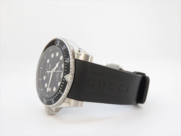 ◆◇GUCCI グッチ DIVE ダイヴ クォーツ メンズ 200M/660FT 136.2 黒文字盤 稼働品 箱付◇◆の画像6