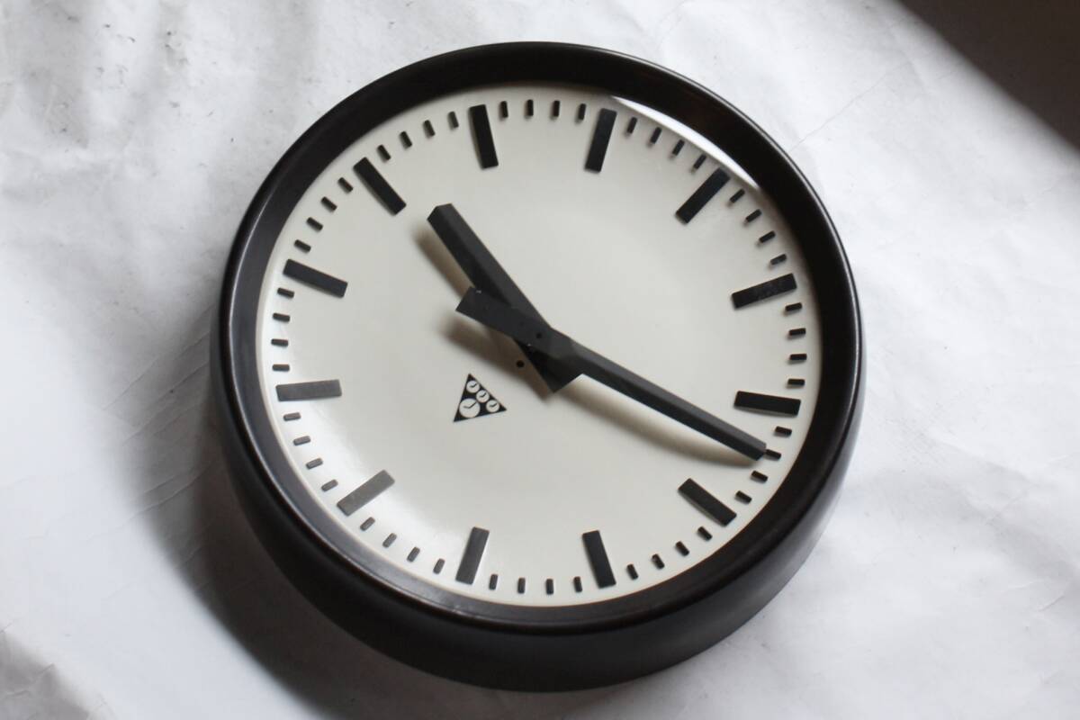 転売屋対策商品！PRAGOTRON パラゴトロン 時計 インダストリアル 北欧 美容室 店舗 カフェ 什器 ジェルデの画像2