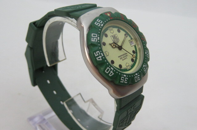 1円～【動作品】TAGHEUER タグホイヤー フォーミュラ1 372.513 Professional 200m メンズ クオーツ腕時計　グリーンラバーベルト　4-9-4_画像3